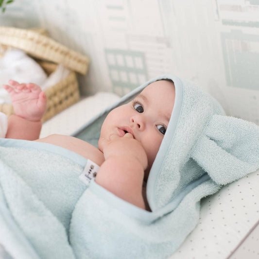 Babyhåndklæde i økologisk bomuld med hætte og kaninører - Sapphire