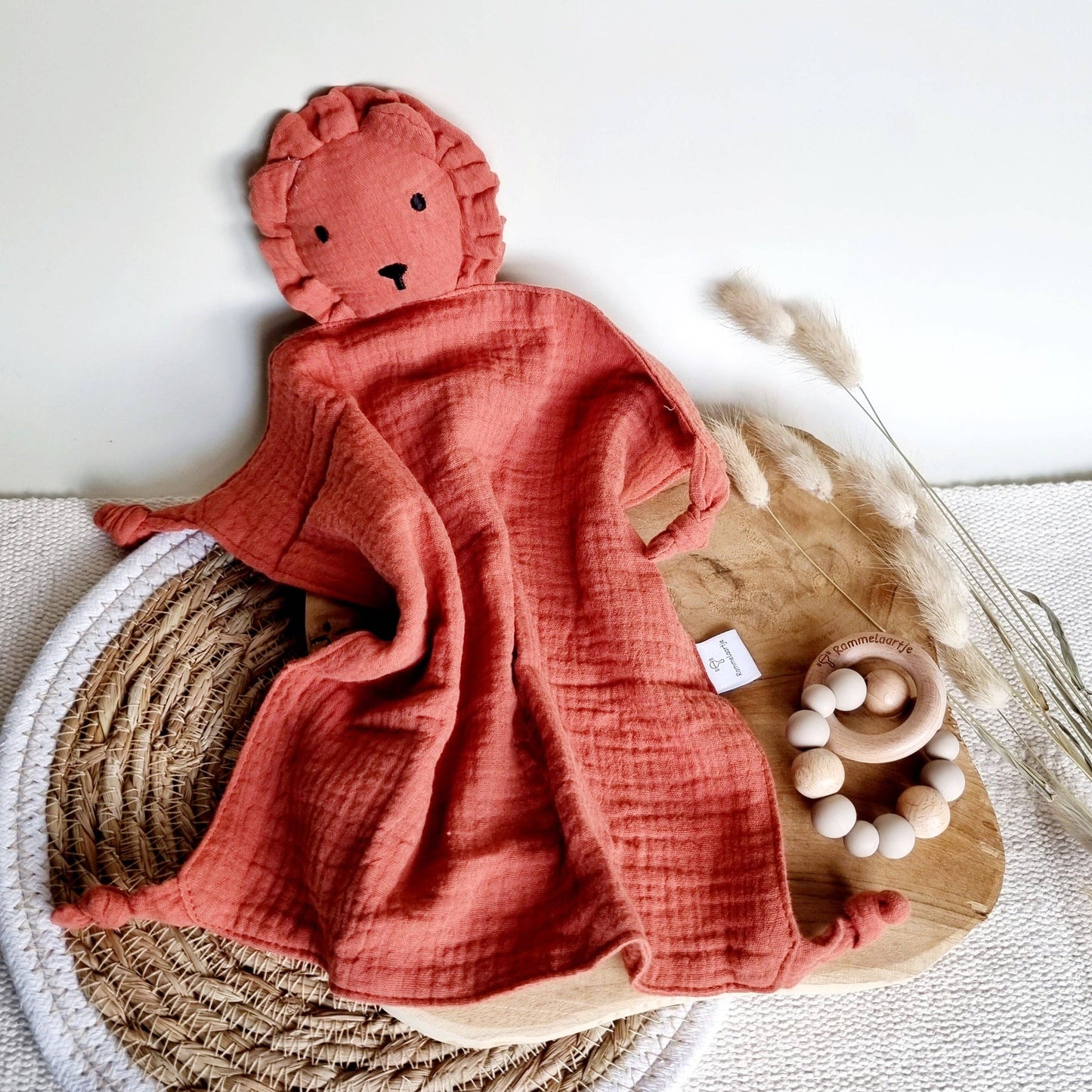 Nusseklud Løve  - Bomuldsmusselin 30x30 cm- Terracotta
