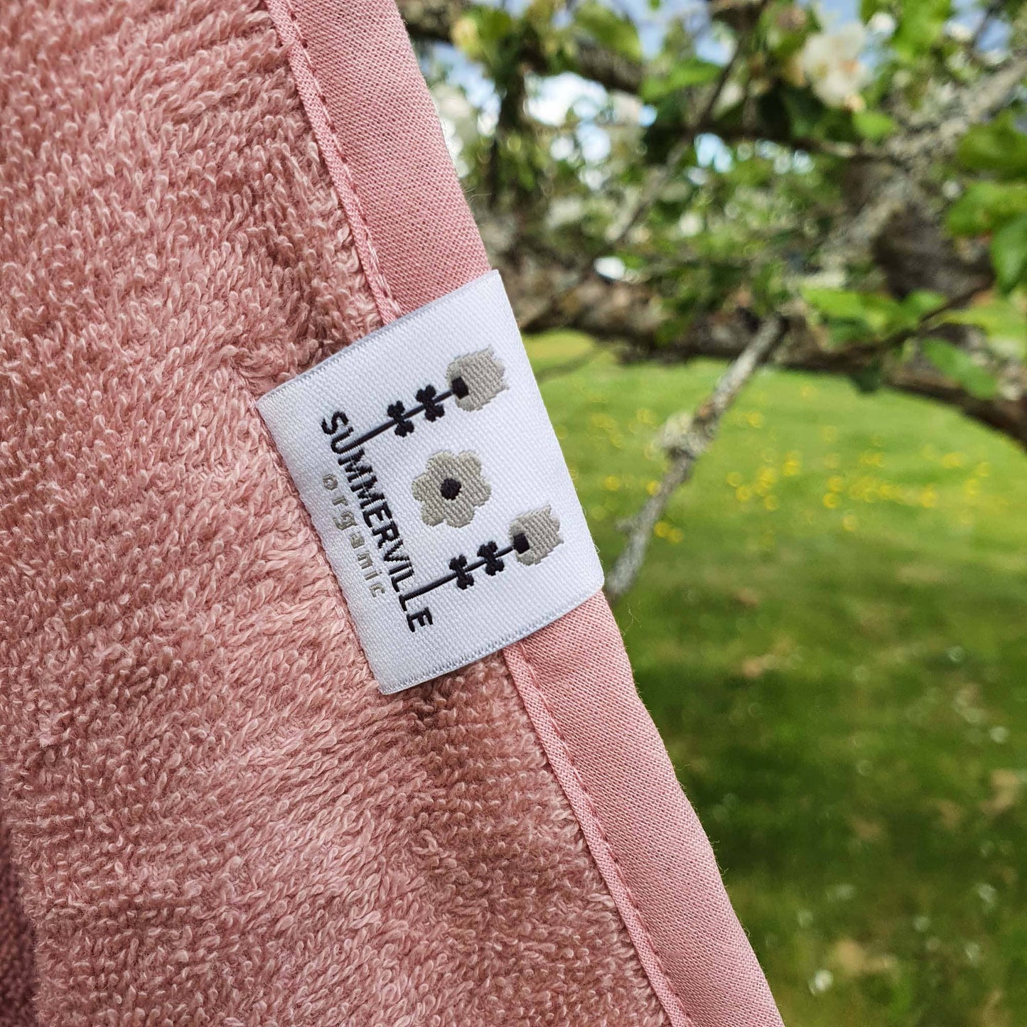 Babyhåndklæde i økologisk bomuld med hætte og kaninører - Pale Mauve
