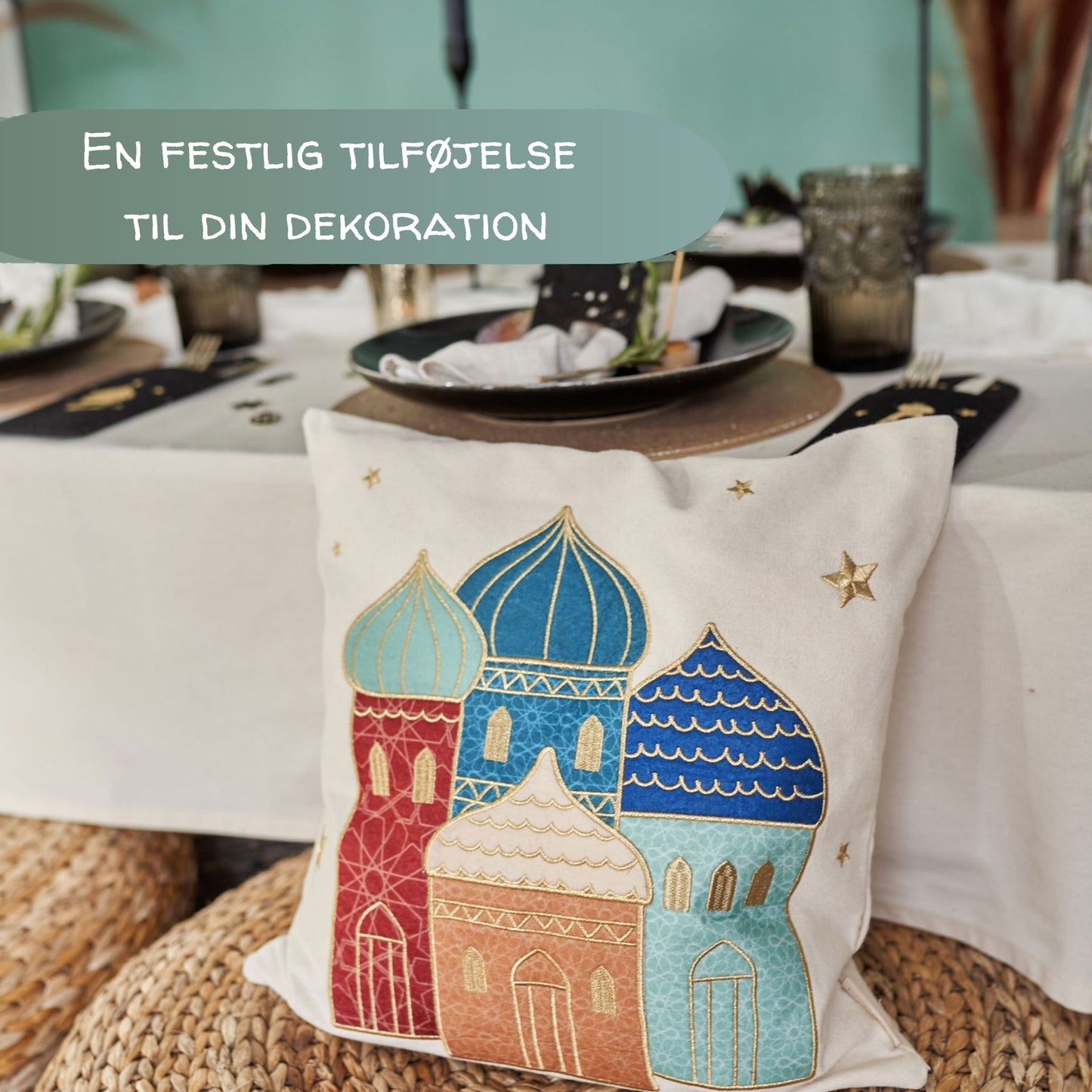 Ramadan Pudebetræk - broderet med farverige moskeer - 40 x40 cm