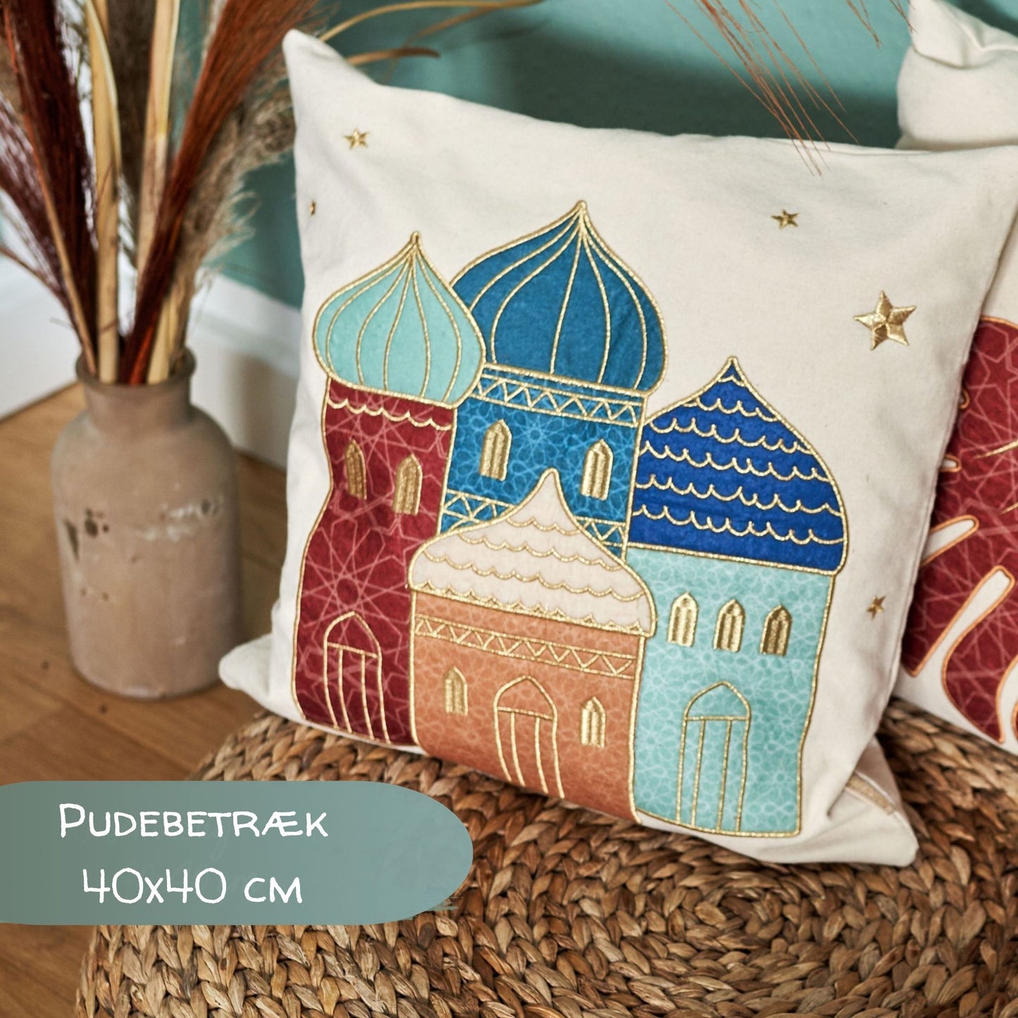 Ramadan Pudebetræk - broderet med farverige moskeer - 40 x40 cm